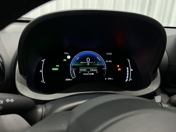 Toyota Yaris Cross 13 of 16