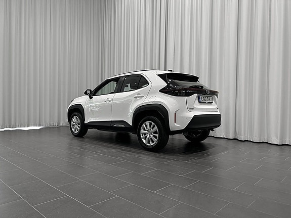 Toyota Yaris Cross 3 of 16