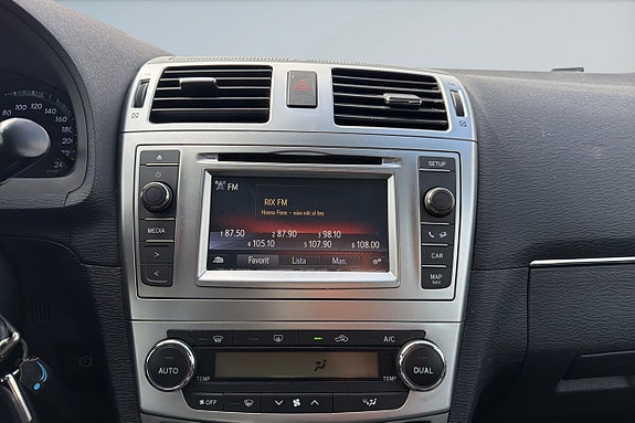 Toyota Avensis 12 of 17