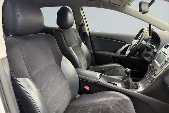 Toyota Avensis 16 of 17