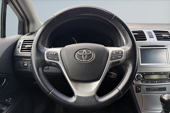 Toyota Avensis 14 of 17