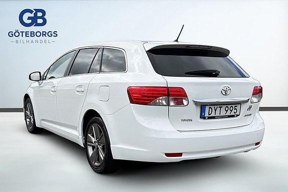 Toyota Avensis 4 of 17