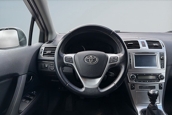 Toyota Avensis 13 of 17