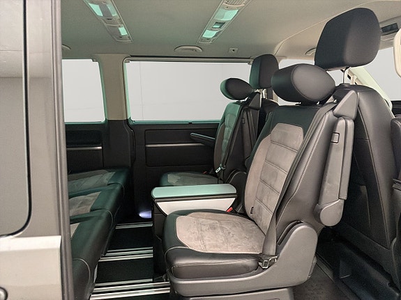 Volkswagen Multivan 27 of 30