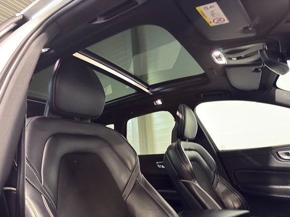 Volvo XC60 14 of 19