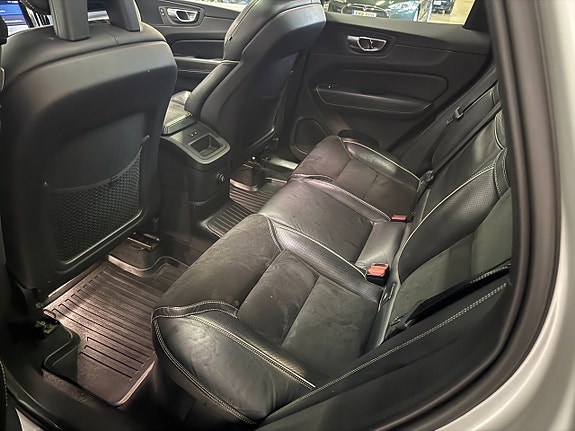 Volvo XC60 13 of 19