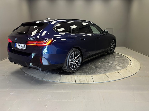 BMW 530e 5 of 25
