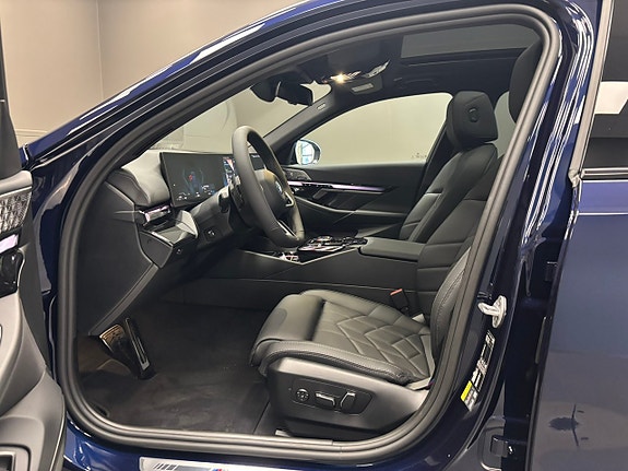 BMW 530e 16 of 25