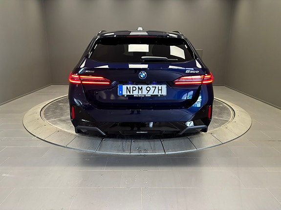 BMW 530e 4 of 25