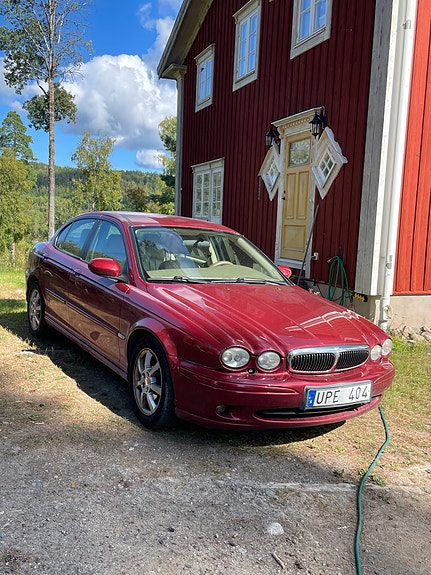 Jaguar X-TYPE 2 of 8