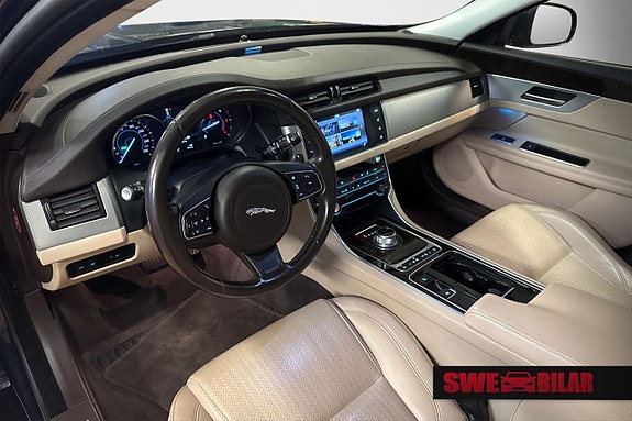 Jaguar XF 9 of 25