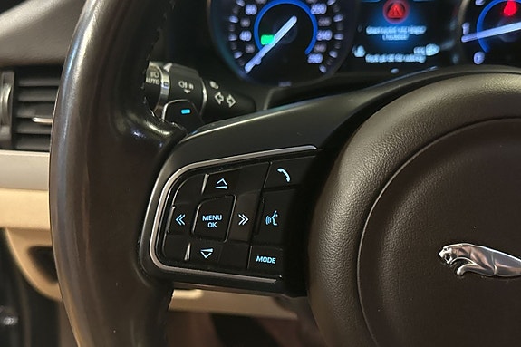 Jaguar XF 15 of 25
