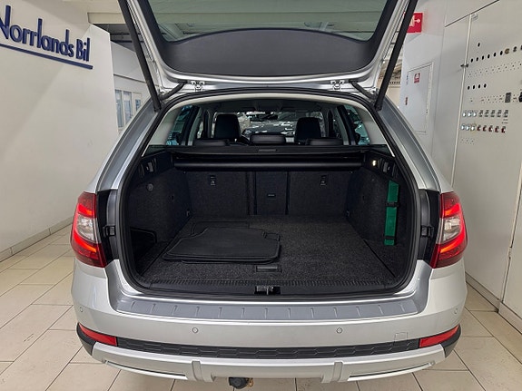 Skoda Octavia Scout 7 of 7