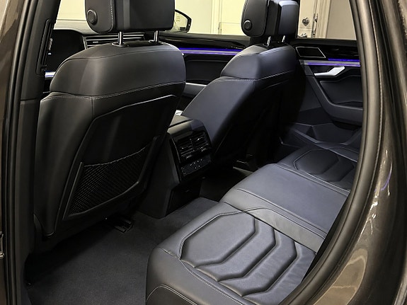 Volkswagen Touareg 8 of 14