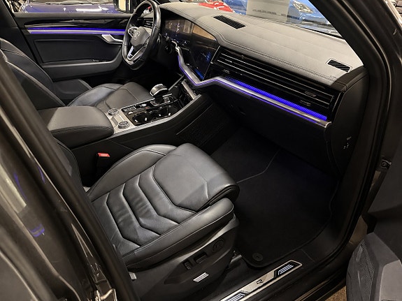 Volkswagen Touareg 12 of 14