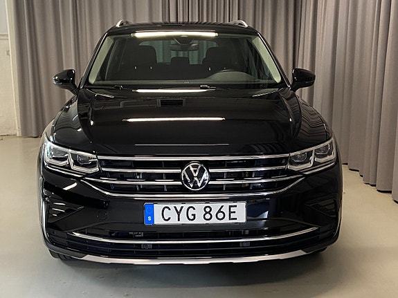 Volkswagen Tiguan 2 of 22