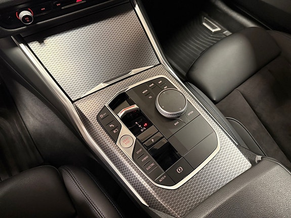 BMW 330e 13 of 19