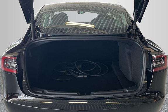 Tesla Model 3 9 of 14