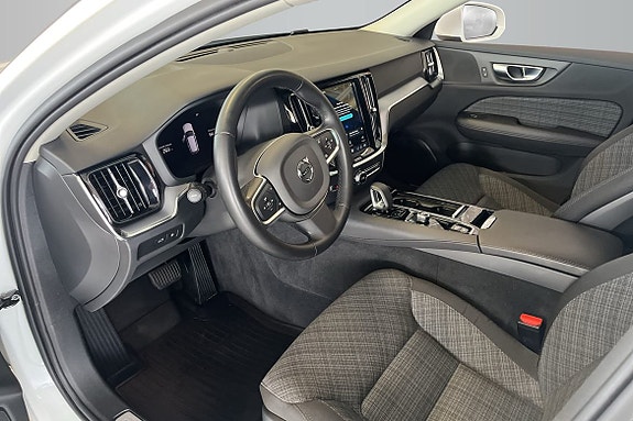 Volvo V60 10 of 15