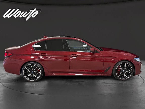 BMW M550i 3 of 22