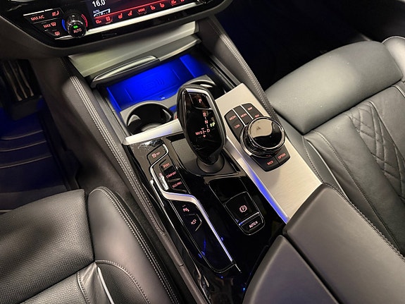 BMW M550i 15 of 22