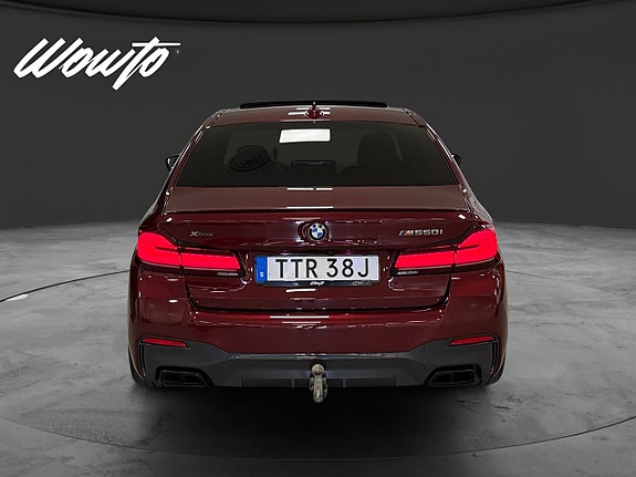 BMW M550i 5 of 22