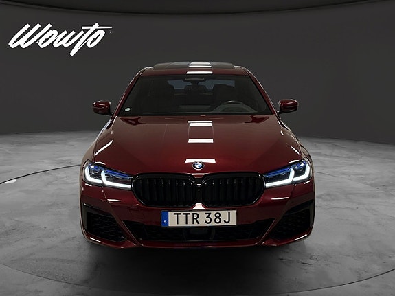 BMW M550i 2 of 22