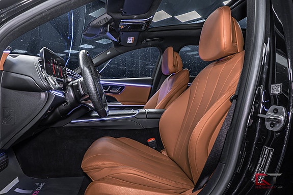 Mercedes-Benz E300 de 14 of 19