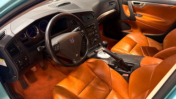 Volvo S60 2 of 6