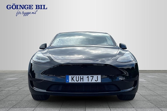 Tesla Model Y 3 of 18