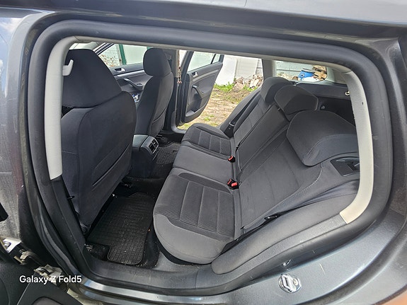 Volkswagen Golf V 5 of 9