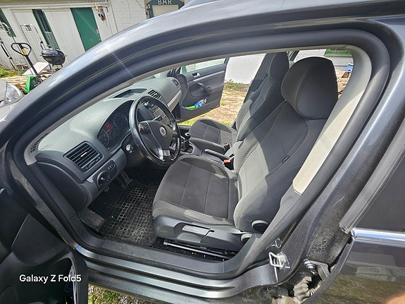 Volkswagen Golf V 6 of 9