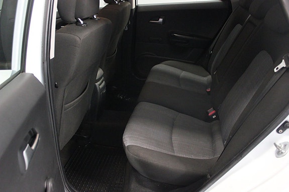 Kia Ceed 10 of 19