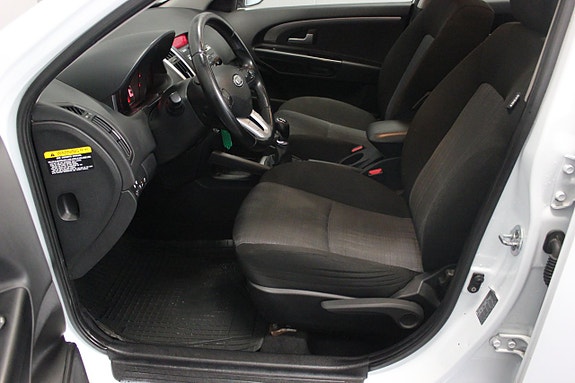 Kia Ceed 8 of 19