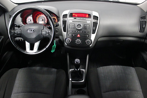 Kia Ceed 12 of 19