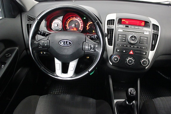 Kia Ceed 13 of 19