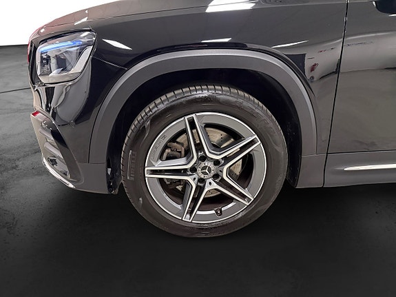 Mercedes-Benz GLB220 d 16 of 17