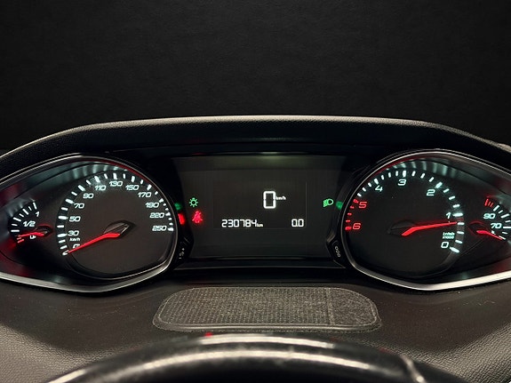 Peugeot 308 15 of 21