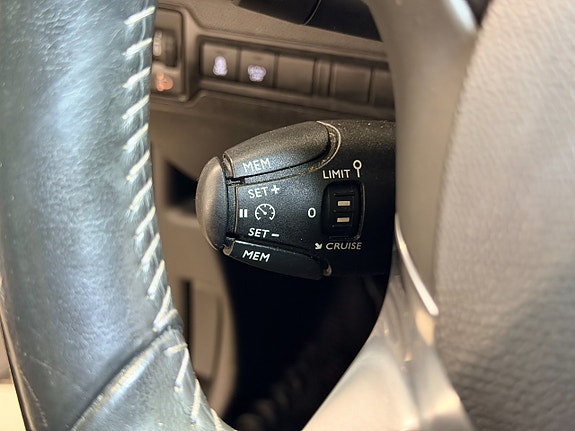 Peugeot 308 16 of 21
