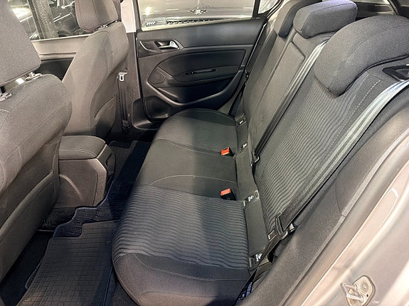 Peugeot 308 21 of 21