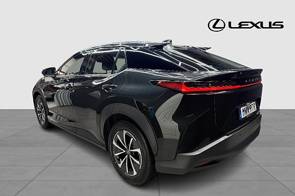Lexus RZ300e 2 of 18
