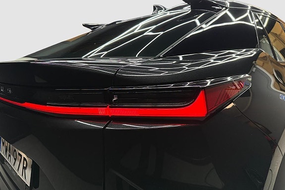 Lexus RZ300e 10 of 18