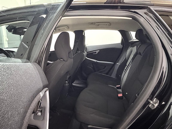 Volvo V40 17 of 22