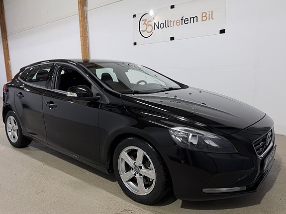Volvo V40 7 of 22