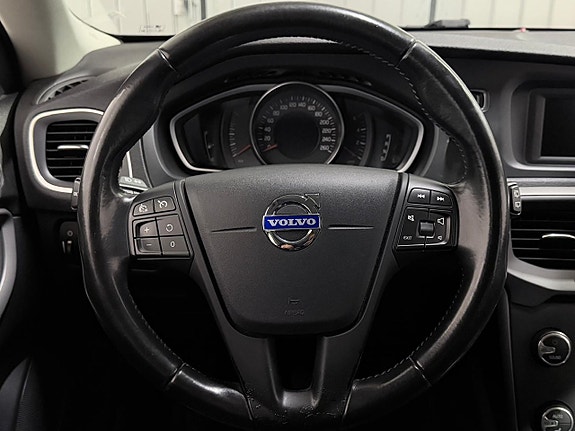 Volvo V40 13 of 22