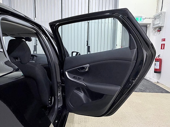 Volvo V40 18 of 22