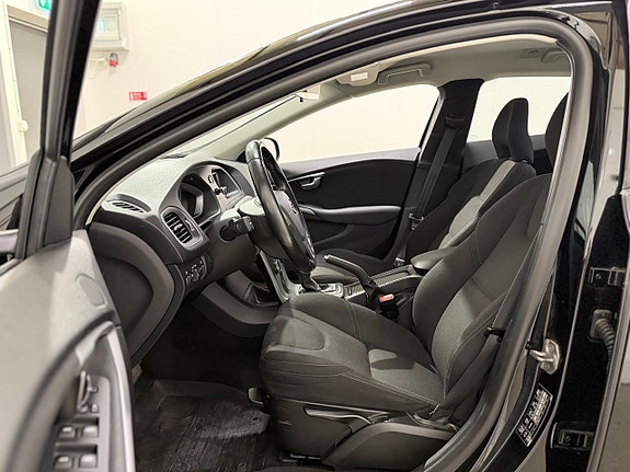 Volvo V40 9 of 22