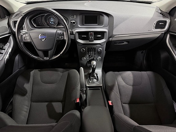 Volvo V40 11 of 22