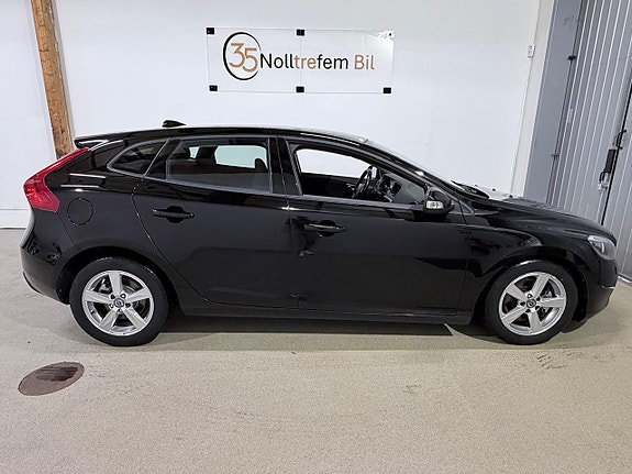 Volvo V40 6 of 22