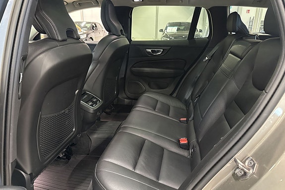 Volvo V60 Cross Country 23 of 25